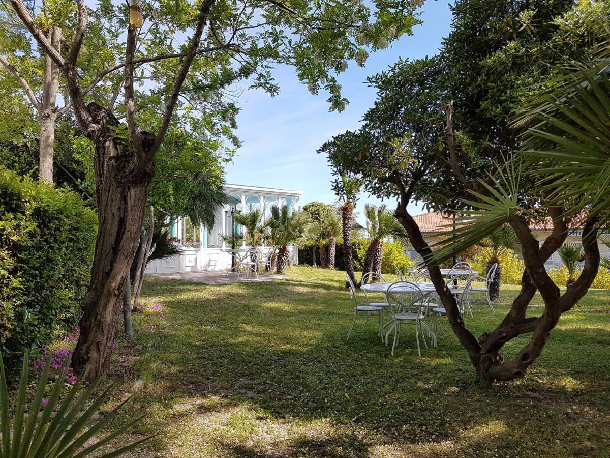 Villa Arlini Pineto Esterno foto